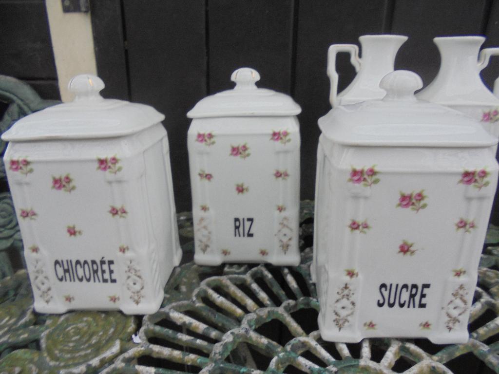 3 grote voorraadpotten + Olie en Azijnkannetjes roze roosjes, Ophalen of Verzenden