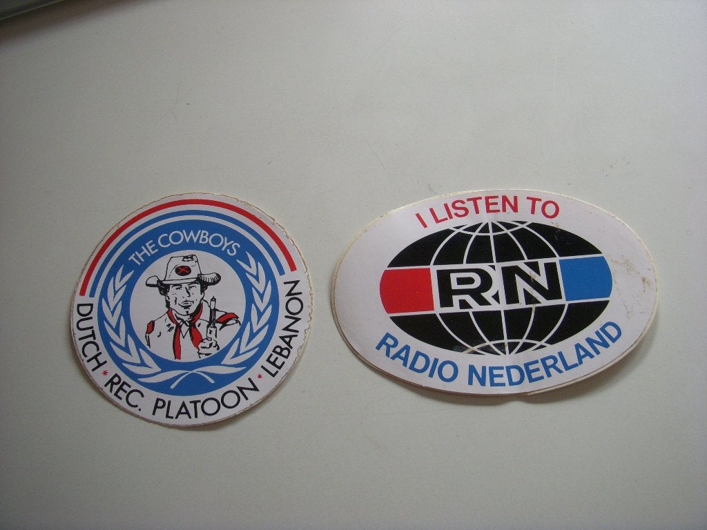 2 Stickers Nederlandse UNIFIL militairen Libanon, Ophalen of Verzenden, Landmacht, Nederland, Embleem of Badge