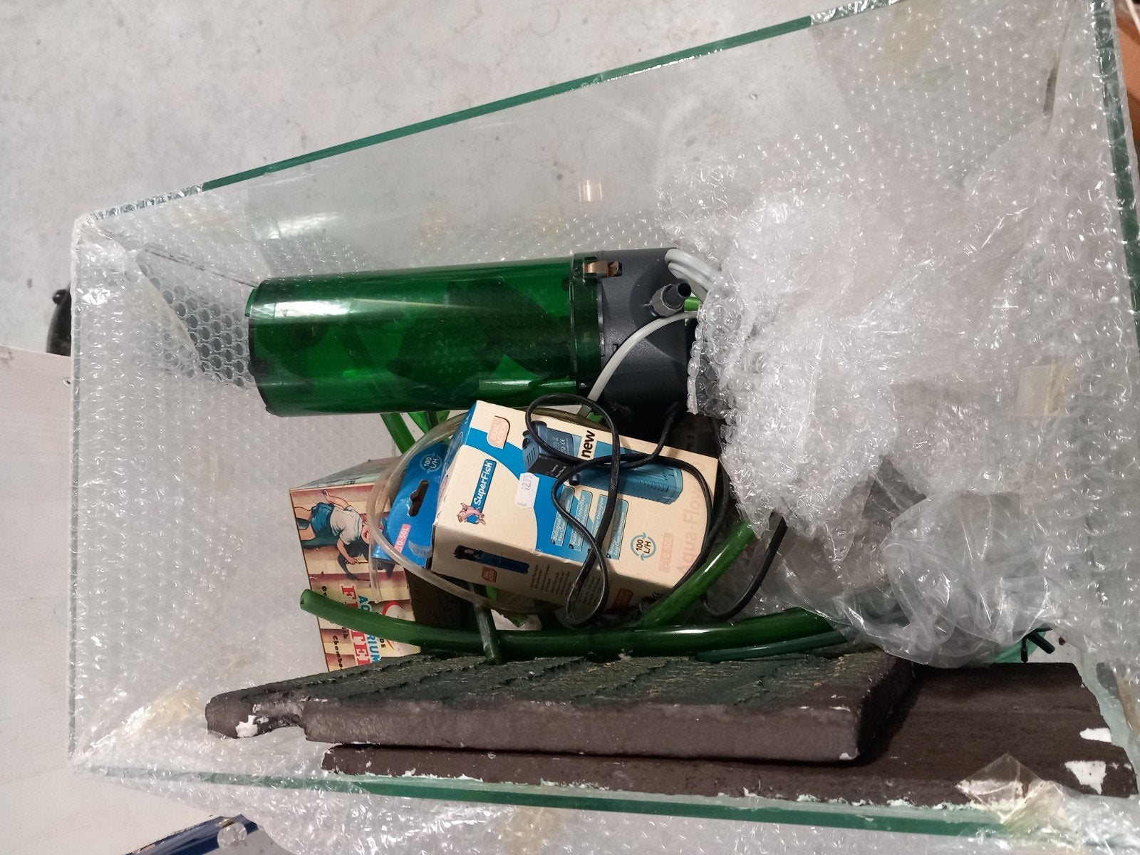Aquarium met toebehoren 50x30x30, Dieren en Toebehoren, Ophalen, Inclusief controller, Gebruikt, Gevuld zoetwateraquarium