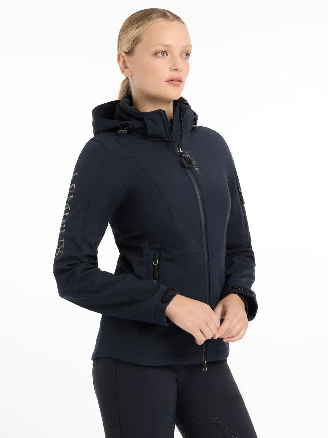 NIEUW Lemieux Celine Softshell jas Navy - Maat 36, Dieren en Toebehoren, Paardrijkleding, Blauw, Lemieux, Overige merken, Ophalen of Verzenden