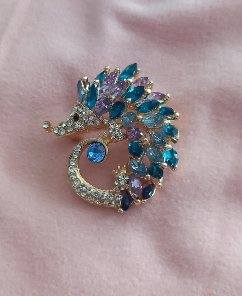 Broche egel met gekleurde steentjes, Overige materialen, 4 tot 7 cm, Nieuw, Ophalen of Verzenden