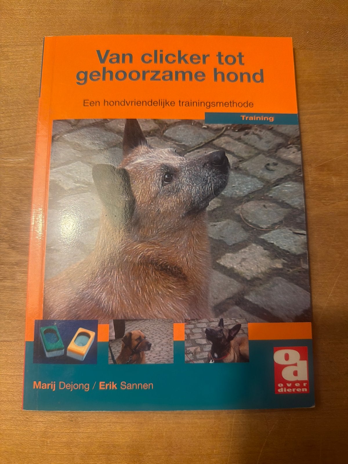 Van clicker tot gehoorzame hond - Hondentraining boek, Ophalen of Verzenden, Gelezen, Honden