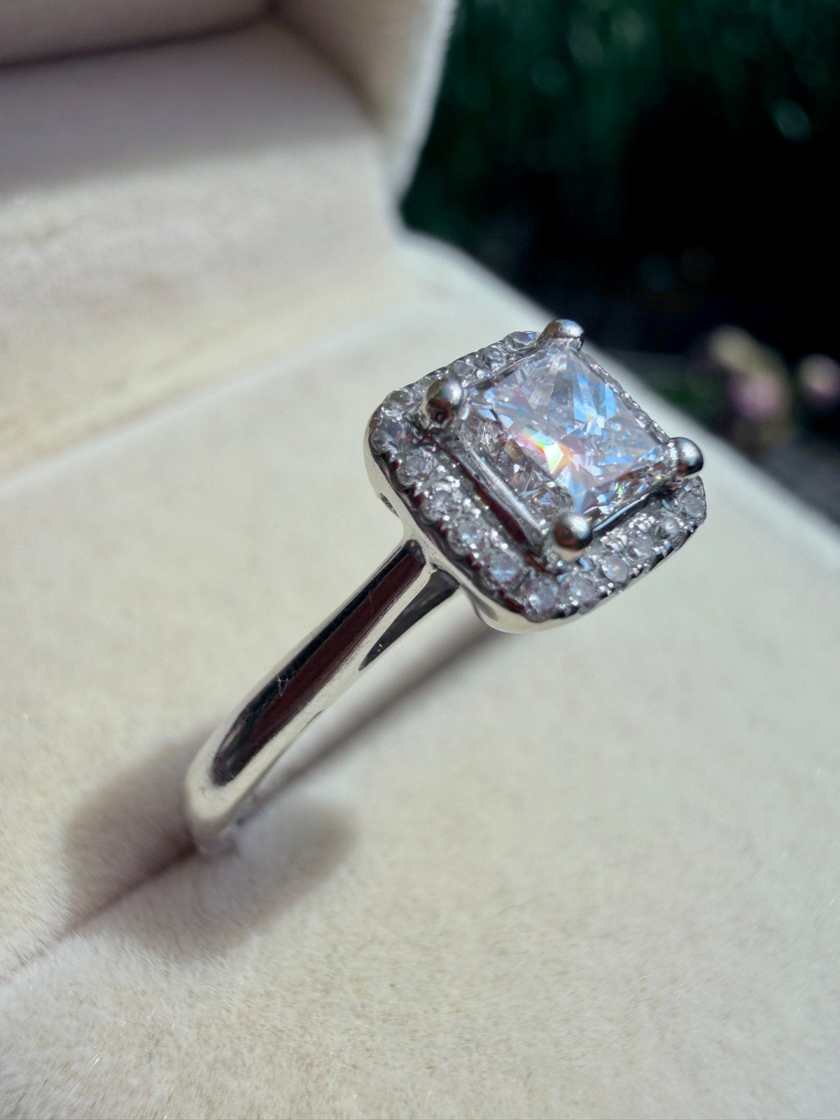 GIA Gecertificeerde Diamanten Ring - 0.66 ct Totaal, Sieraden, Tassen en Uiterlijk, Ringen, Gebruikt, Ophalen of Verzenden, Met edelsteen