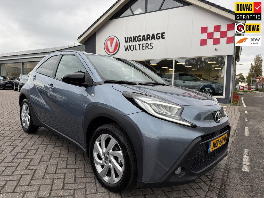 Toyota Aygo X 1.0 VVT-i S-CVT first AUTOMAAT/RIJKLAARPRIJS!, Auto's, 12 maanden, Stof, Gebruikt, Euro 6