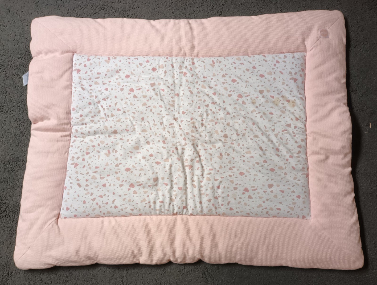 Roze Jollein boxkleed (75/80  95/100 cm) met Terrazzo print, Ophalen, Gebruikt