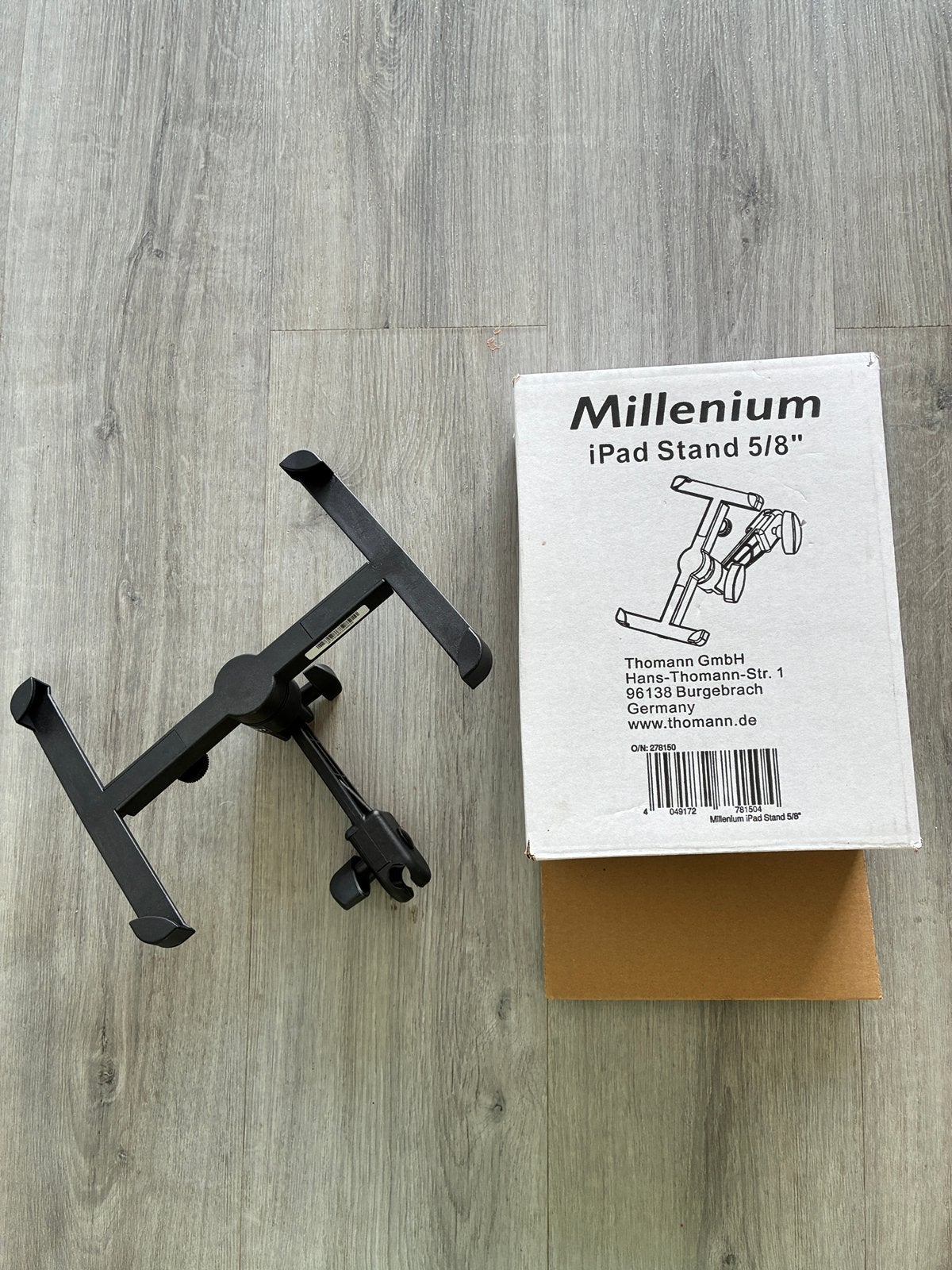 Millenium iPad stand 5/8 aanpasbaar, Muziek en Instrumenten, Ophalen of Verzenden, Nieuw, Muziekstandaard