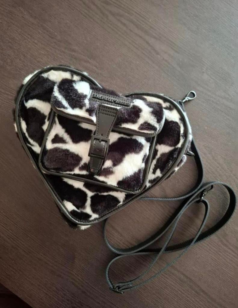 Dr martens tas koeienprint hart (nieuw), Ophalen of Verzenden, Nieuw