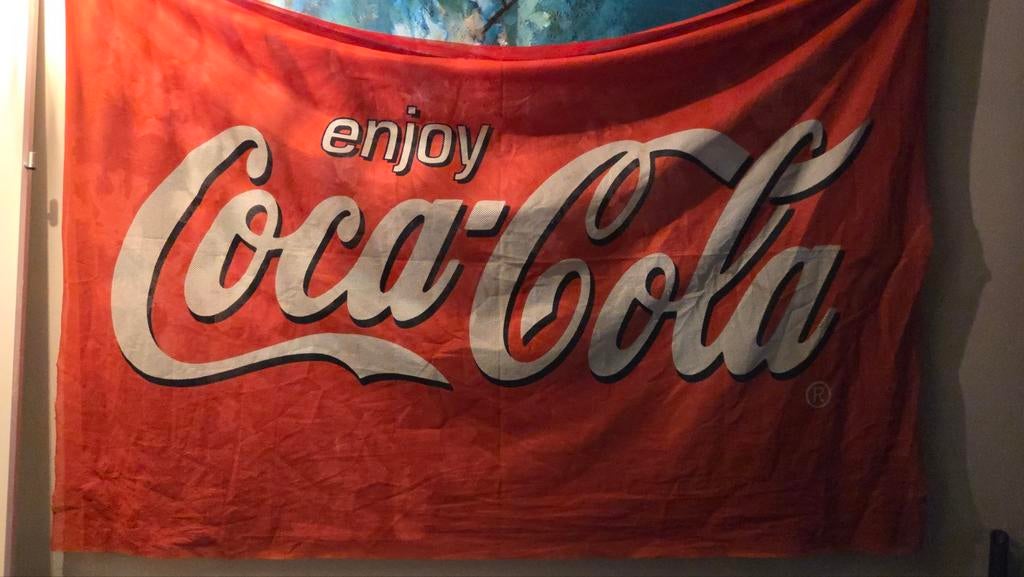 Coca cola vlag, Ophalen