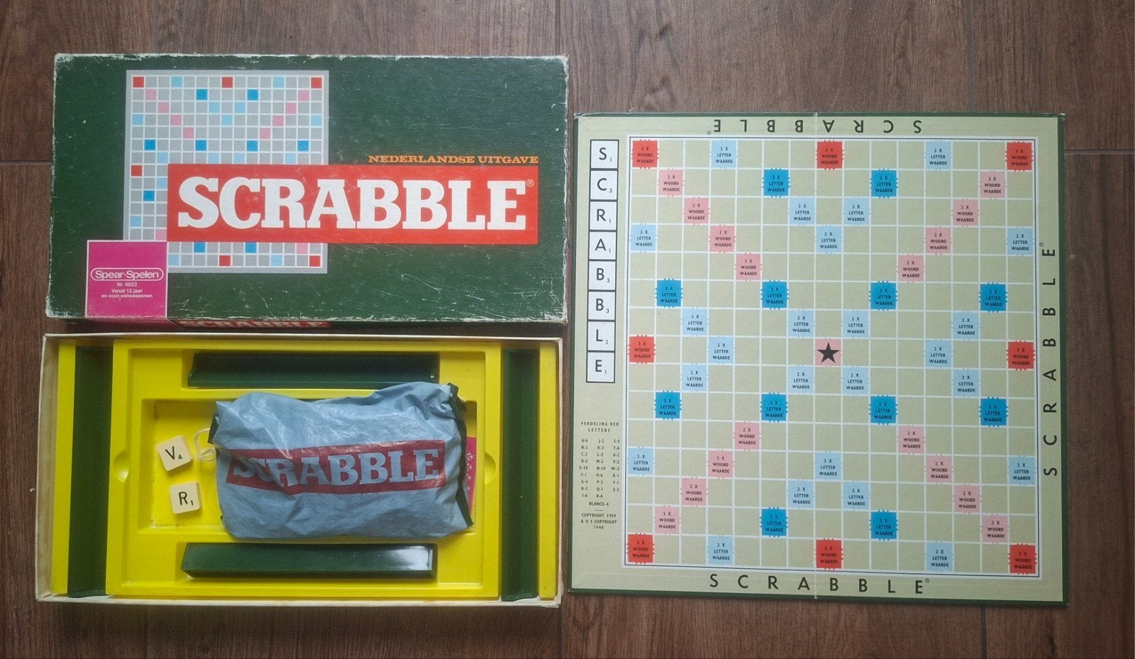 Scrabble compleet, Hobby en Vrije tijd, Gezelschapsspellen | Bordspellen, Ophalen of Verzenden, Zo goed als nieuw
