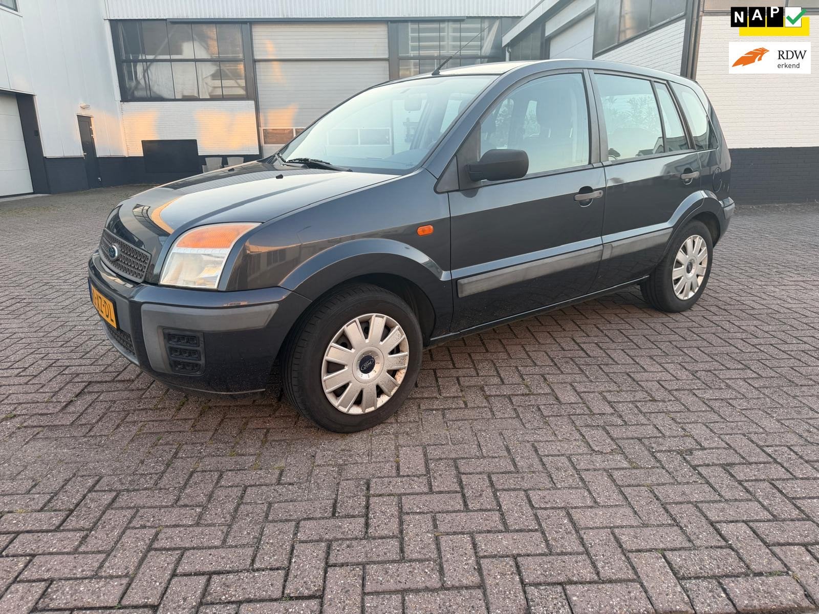 Ford Fusion 1.4-16V Champion Eerste eigenaar Airco, Auto's, Voorwielaandrijving, Dealer onderhouden, Gebruikt, Origineel Nederlands