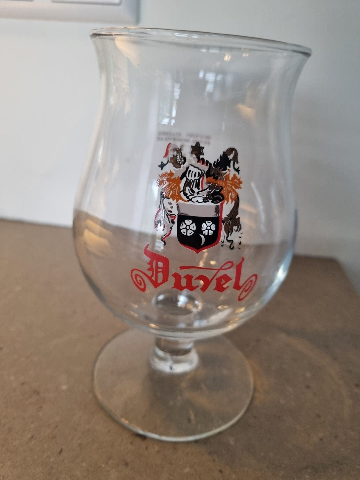 Duvel bierglas - 135 jaar Brouwerij Duvel Moortgat, Ophalen of Verzenden, Zo goed als nieuw