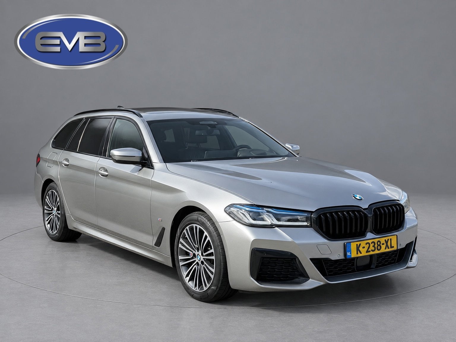 BMW 5-serie Touring 530e M sport PLUS, panoramadak, electr t, Auto's, Automaat, Gebruikt, 4 cilinders, 120 €/maand
