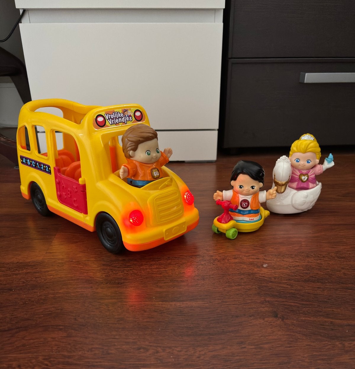 Vrolijke Vriendjes met Schoolbus, Ophalen, Gebruikt