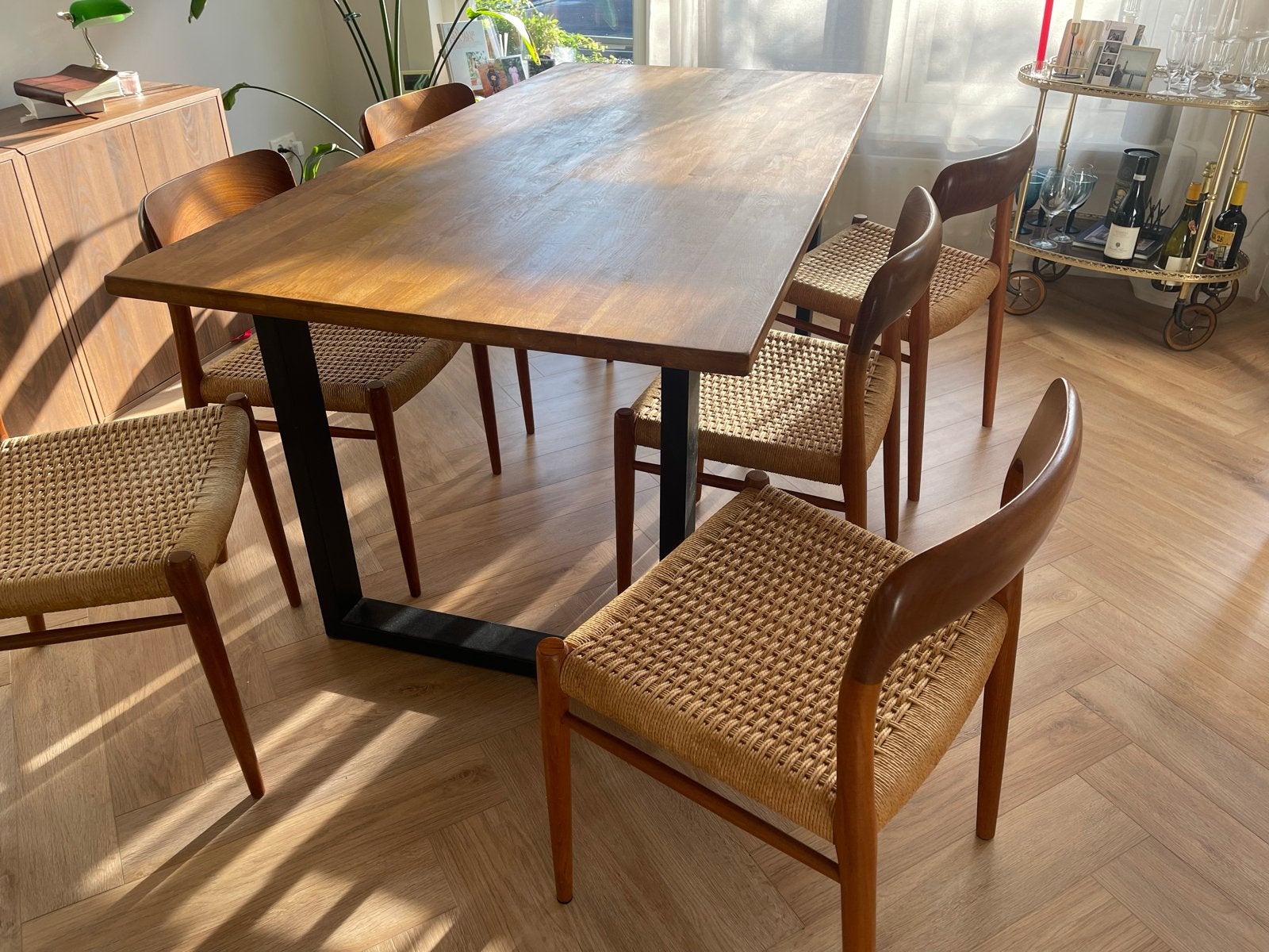 Set van zes Niels Otto Møller stoelen model 75, Ophalen