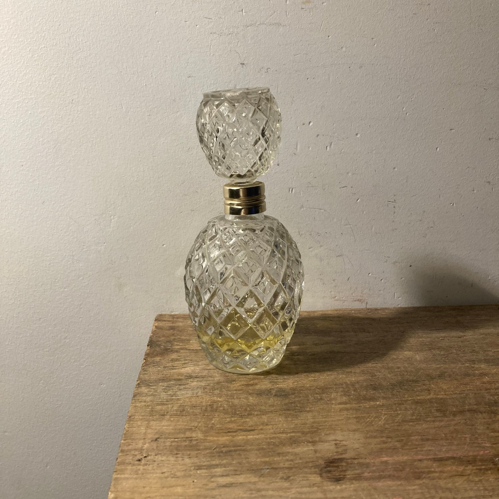 Vintage Kristallen Parfumfles met Diamantpatroon en Gouden R, Antiek en Kunst, Ophalen of Verzenden