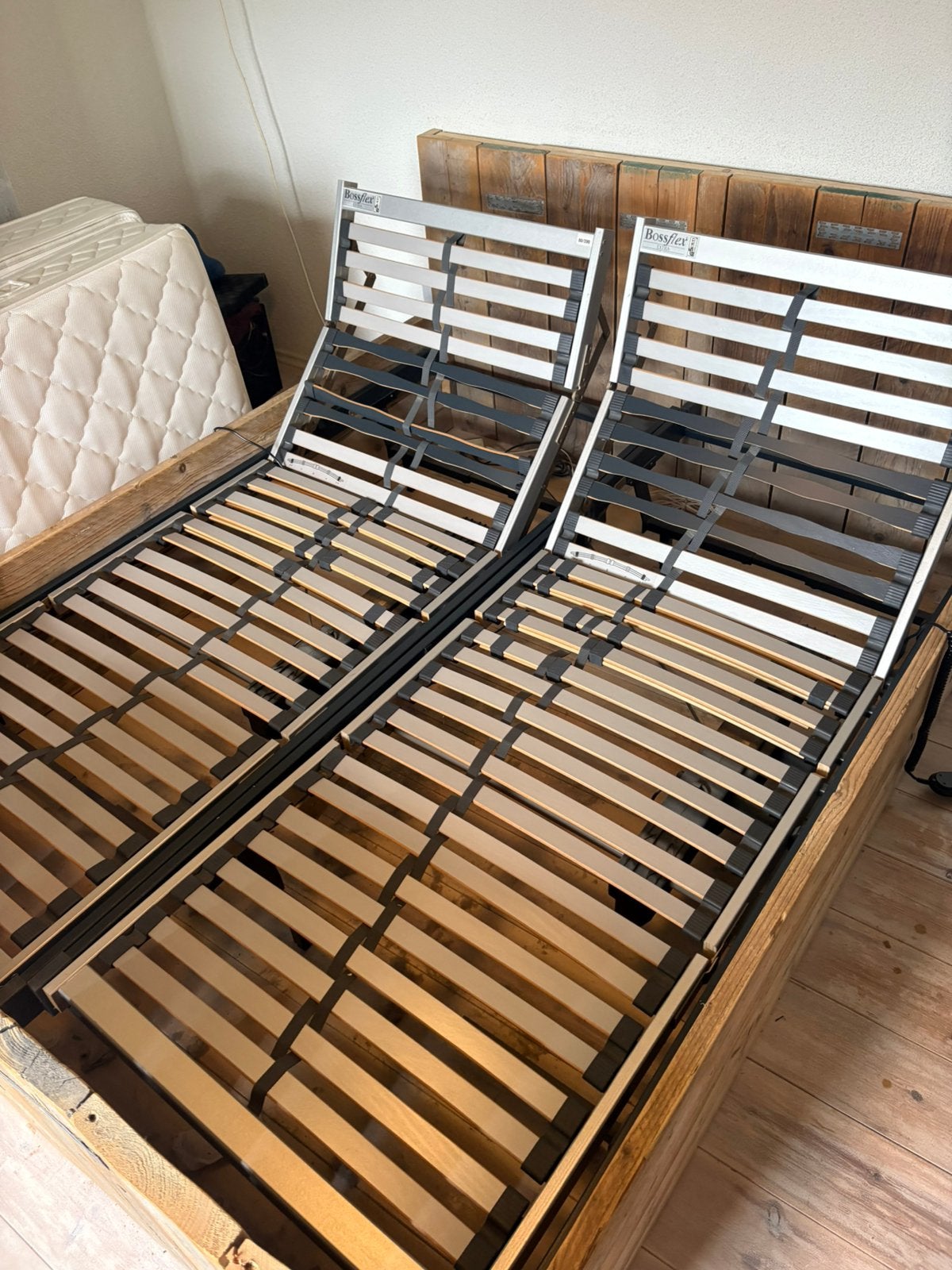 2 electrisch verstelbare lattenbodems, Ophalen, Gebruikt, Tweepersoons, 80 cm
