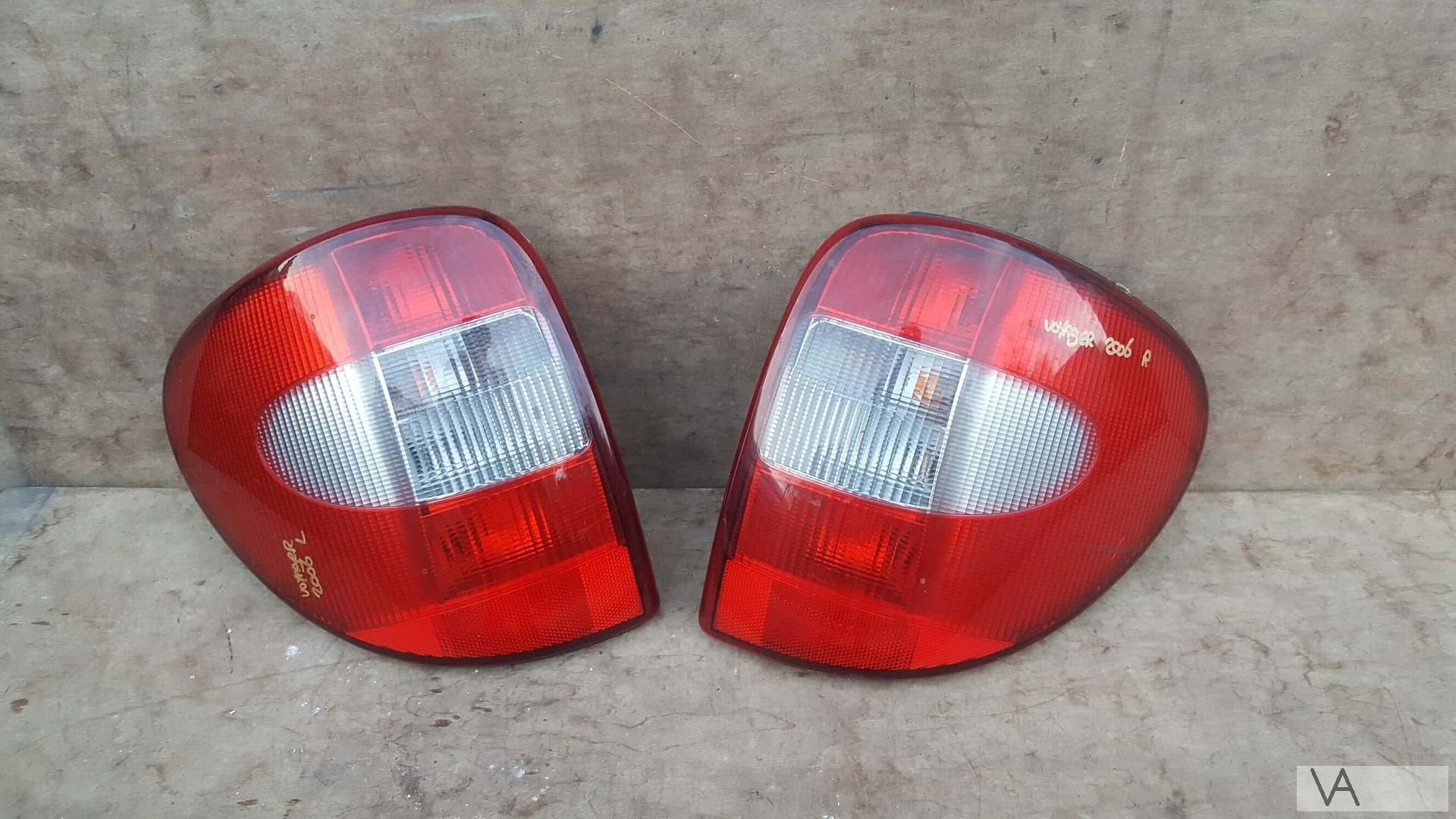 Achterlicht rechts Dodge ramvan Chrysler Voyager 00 - 07 €75, Auto-onderdelen, Verlichting, Chrysler, Gebruikt, Ophalen of Verzenden