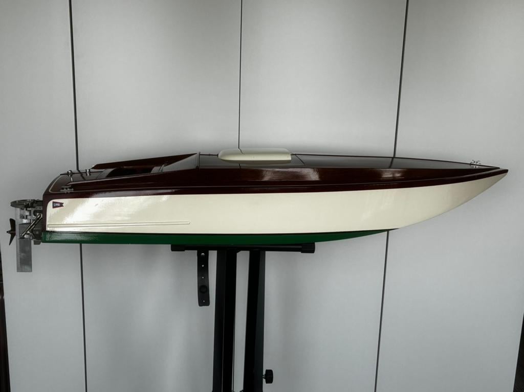RC Powerboat Crackerbox met 30cc Zenoah, Hobby en Vrije tijd, Modelbouw | Boten en Schepen, Ophalen