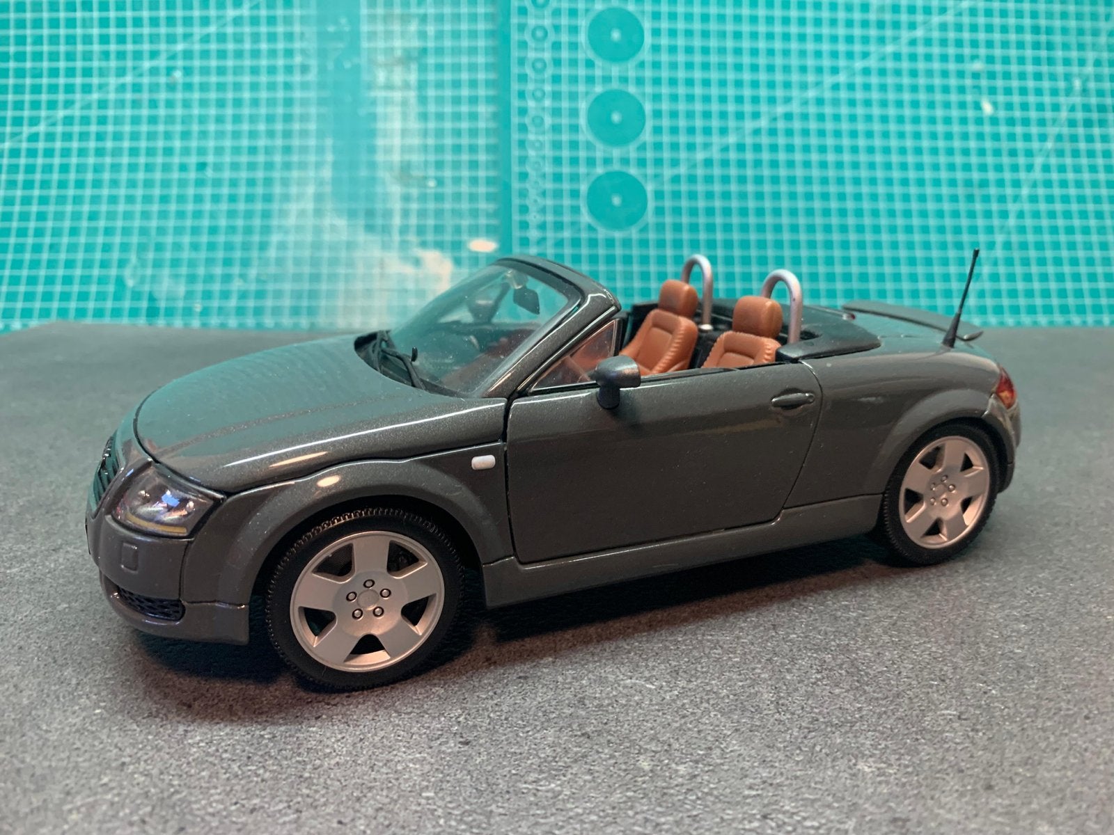 Audi TT modelauto's - Diverse kleuren en uitvoeringen, Hobby en Vrije tijd, Ophalen, Zo goed als nieuw, Auto, Overige merken