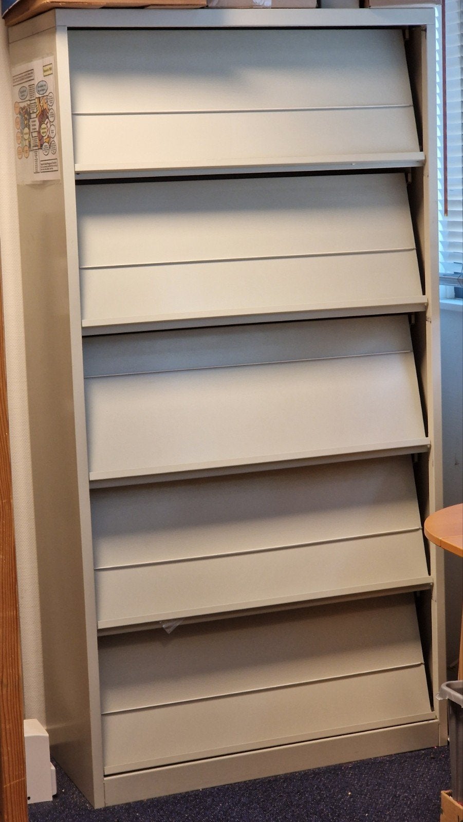 Folderkast Tijdschriftenkast Presentatiekast met 5 schappen, Ophalen, Gebruikt, 50 tot 100 cm, Metaal
