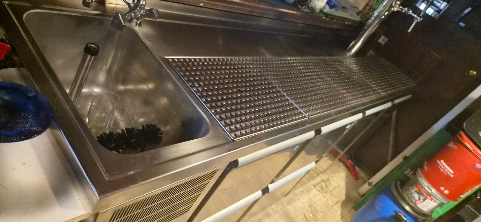 Professionele Bar met Grote Koeling en Taps, Ophalen, Gebruikt, Koelen en Vriezen