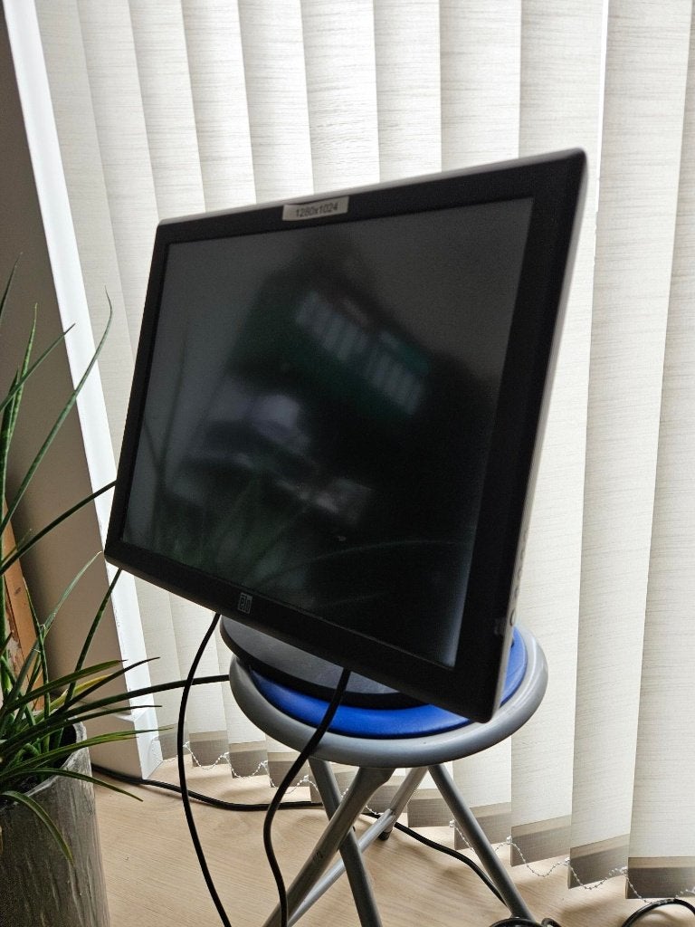 Elo Touch Solutions ET1915L-7CWA-1-G Touchscreen Monitor, Ophalen, Gebruikt, Kantelbaar, Elo Touch Solutions