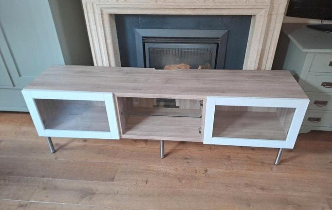 Prachtig houten televisiemeubel met elegante metalen pootjes, Ophalen, Zo goed als nieuw