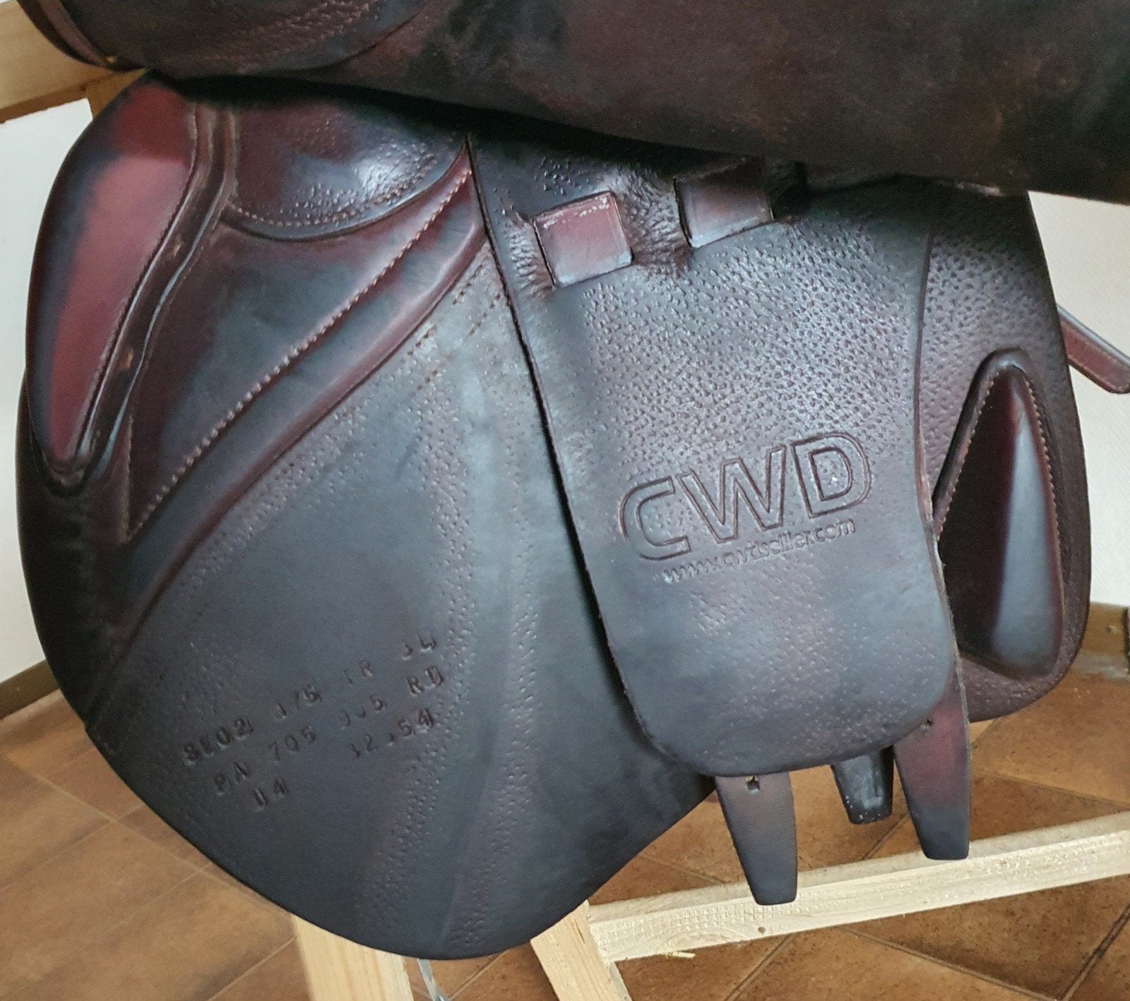 CWD springzadel.Dressuurzadel connect. euroriding titan, Ophalen of Verzenden, Zo goed als nieuw, Dressuur, L (17.5 inch)