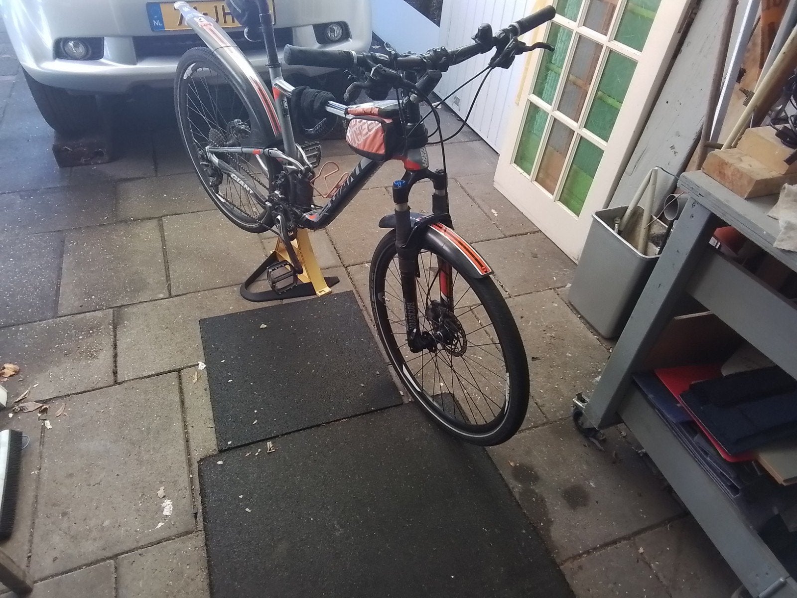 mooie en handige fiets standaard in 2 kleuren en verstelbaar, Fietsen en Brommers, Steps, Ophalen, Zo goed als nieuw, Overige typen