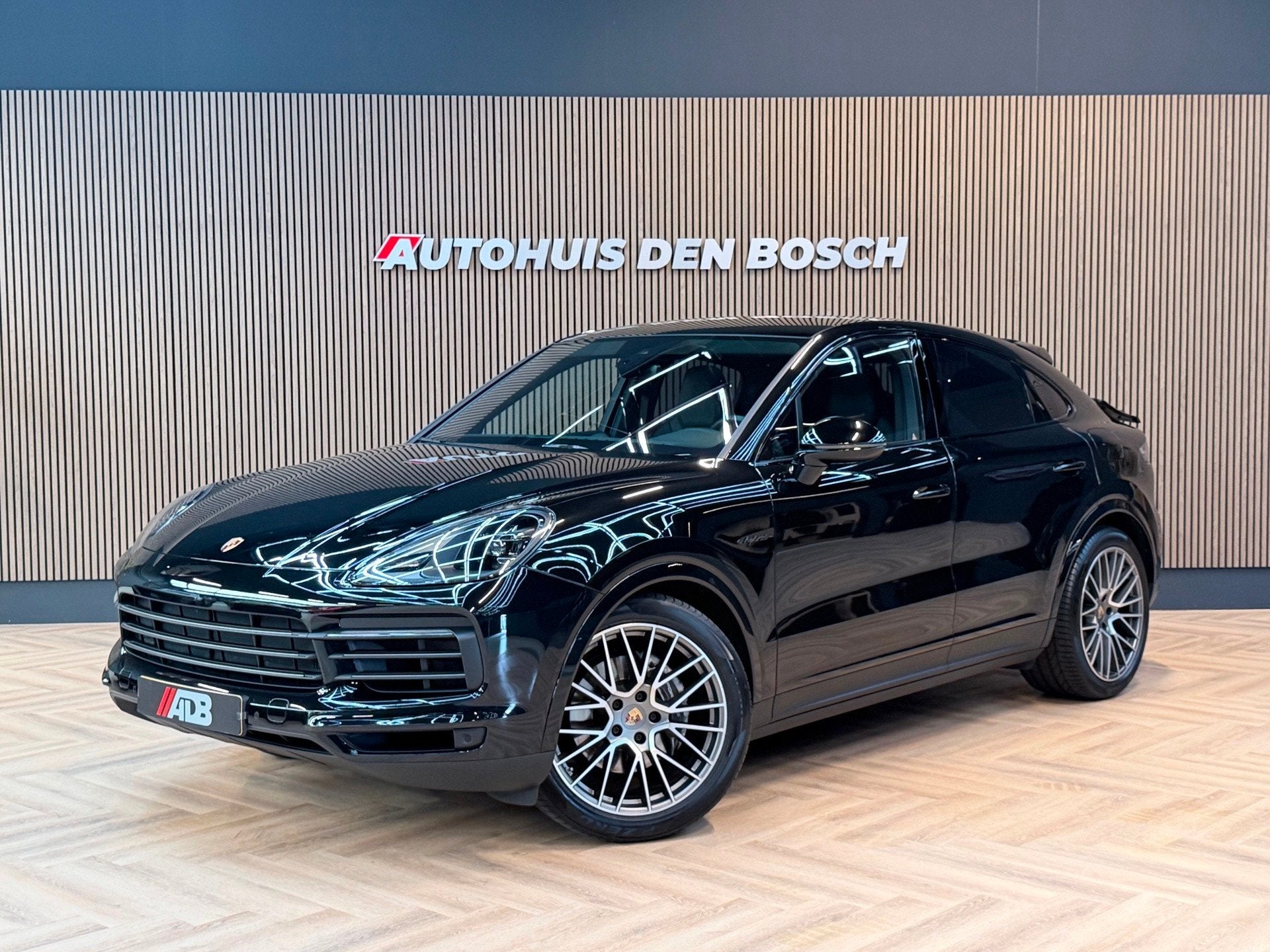 Porsche Cayenne Coupé 3.0 E-Hybrid 462PK Platinum Edition, Auto's, Porsche, Automaat, Cayenne, 14 kWh, Gebruikt