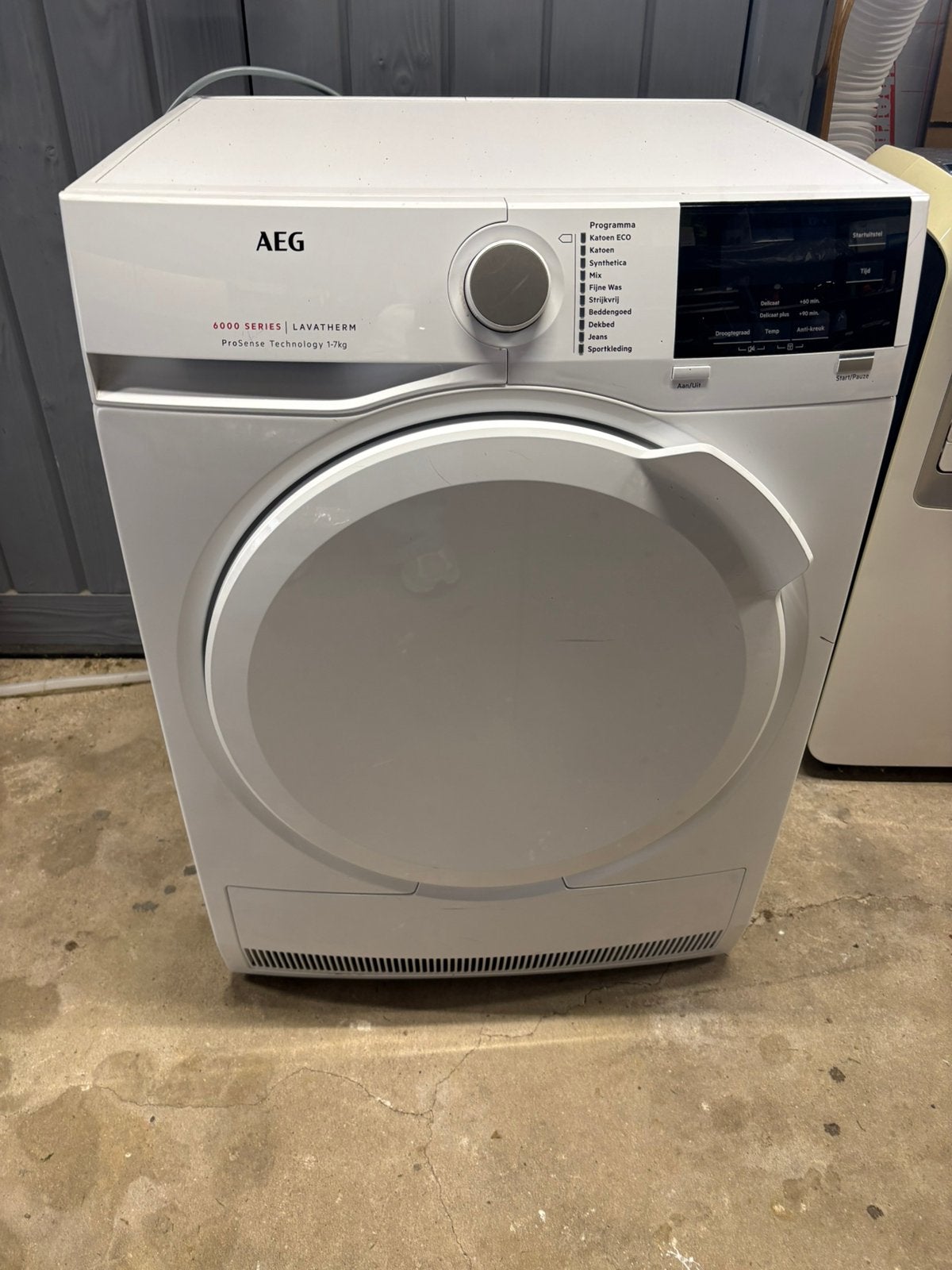 AEG droger met storing E60 iets met temperatuur, Ophalen, 6 tot 8 kg, Gebruikt, Minder dan 85 cm