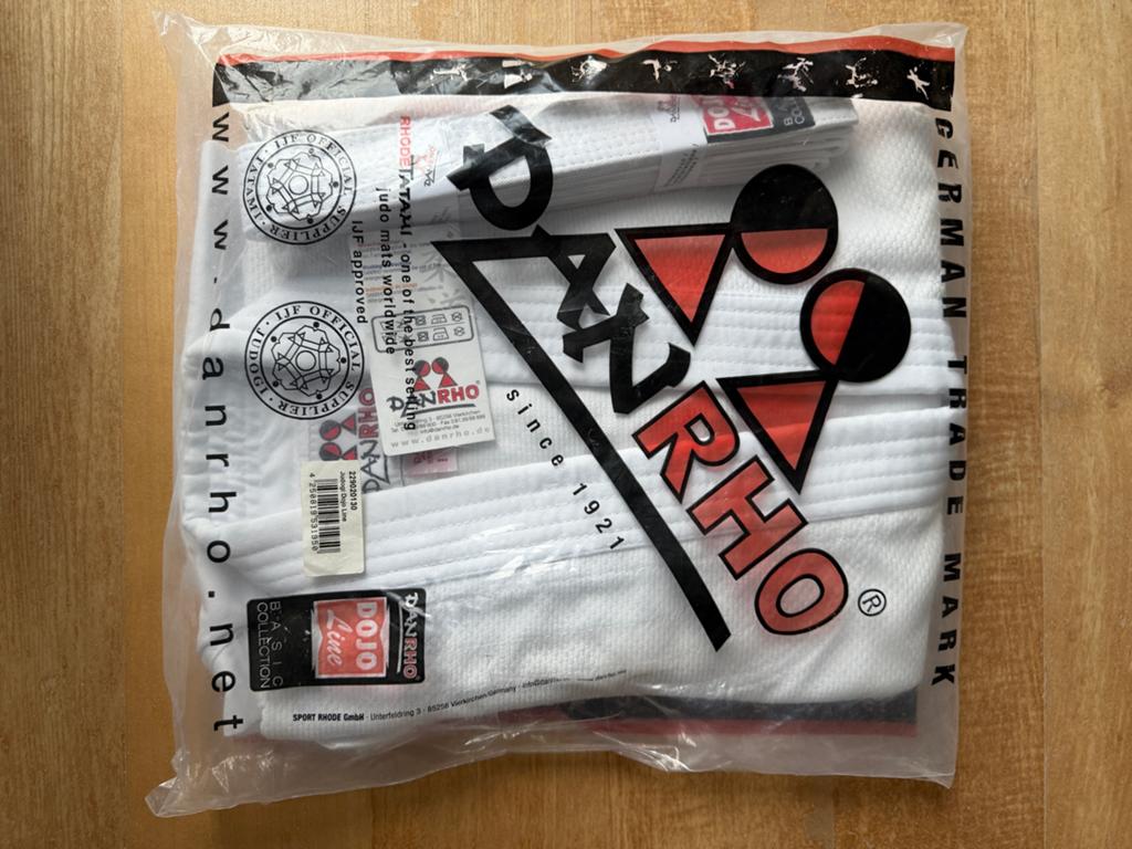 Nieuw Danrho Judo Pak maat 130- IJF Goedgekeurd, Ophalen of Verzenden, Nieuw, Judo, Vechtsportpak