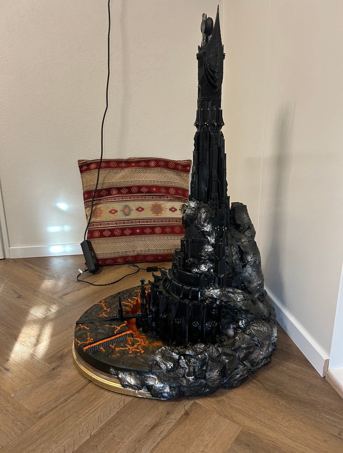 Barad dur 110cm hoog, Verzamelen, Ophalen, Serdar87@hotmail.com, Beeldje of Buste, 5642ms