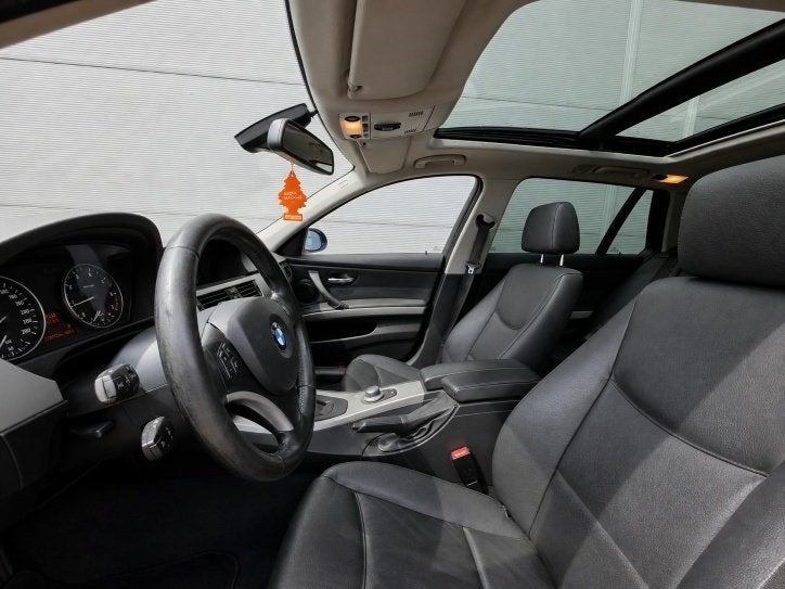 BMW 3 Serie Touring 320i BusinessLine Automaat Navi/Pano✅, Auto's, Automaat, 4 cilinders, 150 pk, 1435 kg