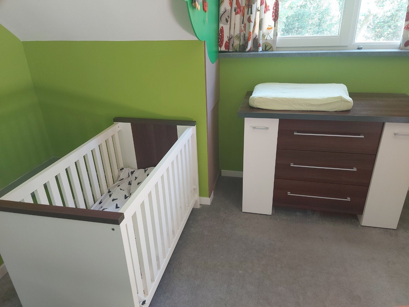 Complete babykamer: ledikant, commode en kledingkast, Kinderen en Baby's, Ophalen, Gebruikt, Jongetje of Meisje