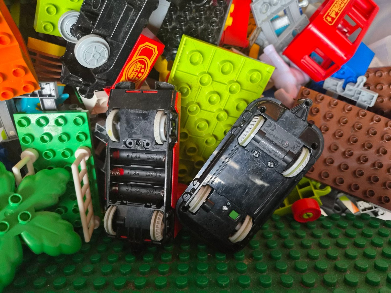 Grote doos met diverse Lego en Duplo onderdelen, Ophalen, Gebruikt, Inclusief extra onderdelen, Lego