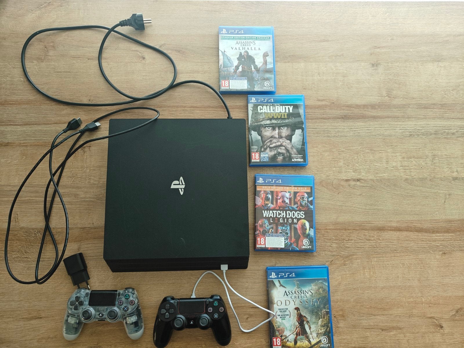 PlayStation 4 Pro 1TB | 2 controllers | 4 games |, Ophalen, Zo goed als nieuw, Met 2 controllers, Pro