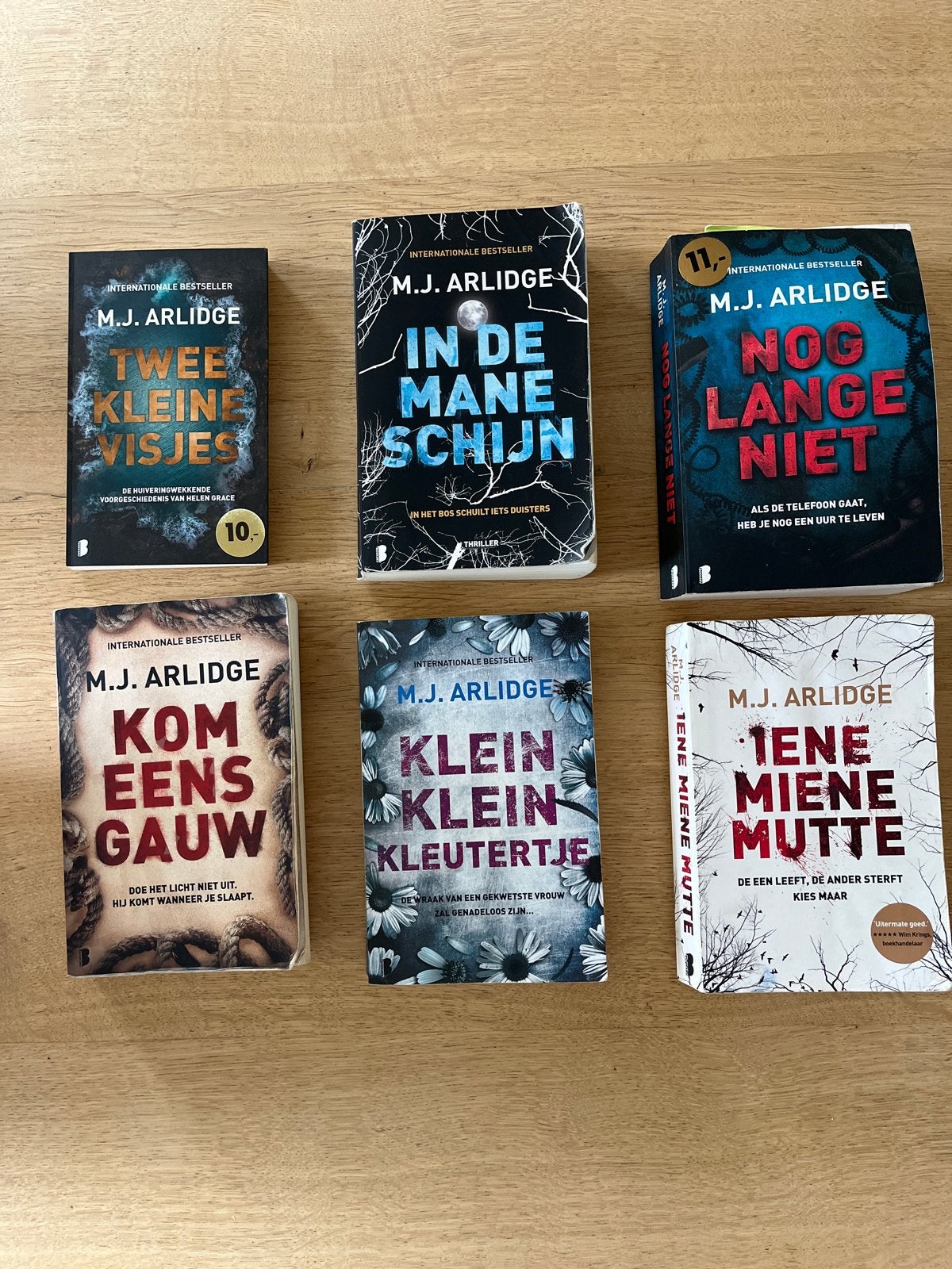 M.J. Arlidge thrillers - Set van 6 boeken, Ophalen of Verzenden, Gelezen, Nederland