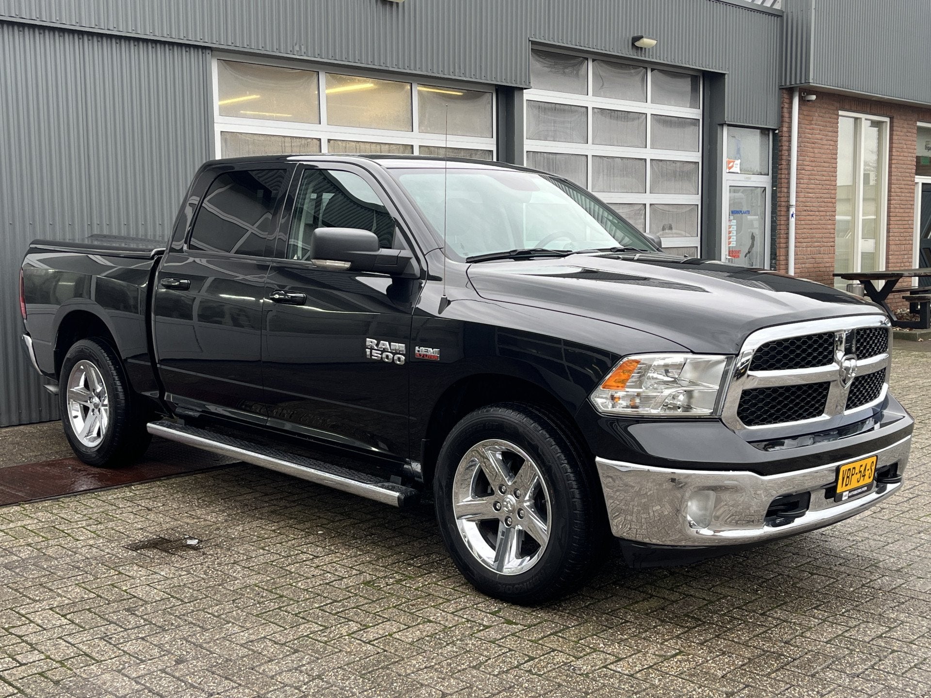 Dodge Ram 1500 5.7 V8 4x4 Crew Cab 5'7 Lpg en benzine Airco, Automaat, Gebruikt, 5654 cc, 402 pk