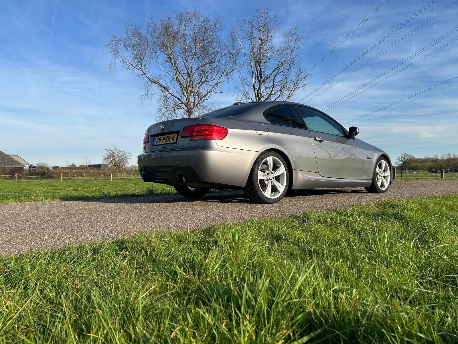 BMW 3-Serie 3.0 I 325 Coupe AUT 2011 Grijs, Auto's, Automaat, 745 kg, Achterwielaandrijving, 2996 cc