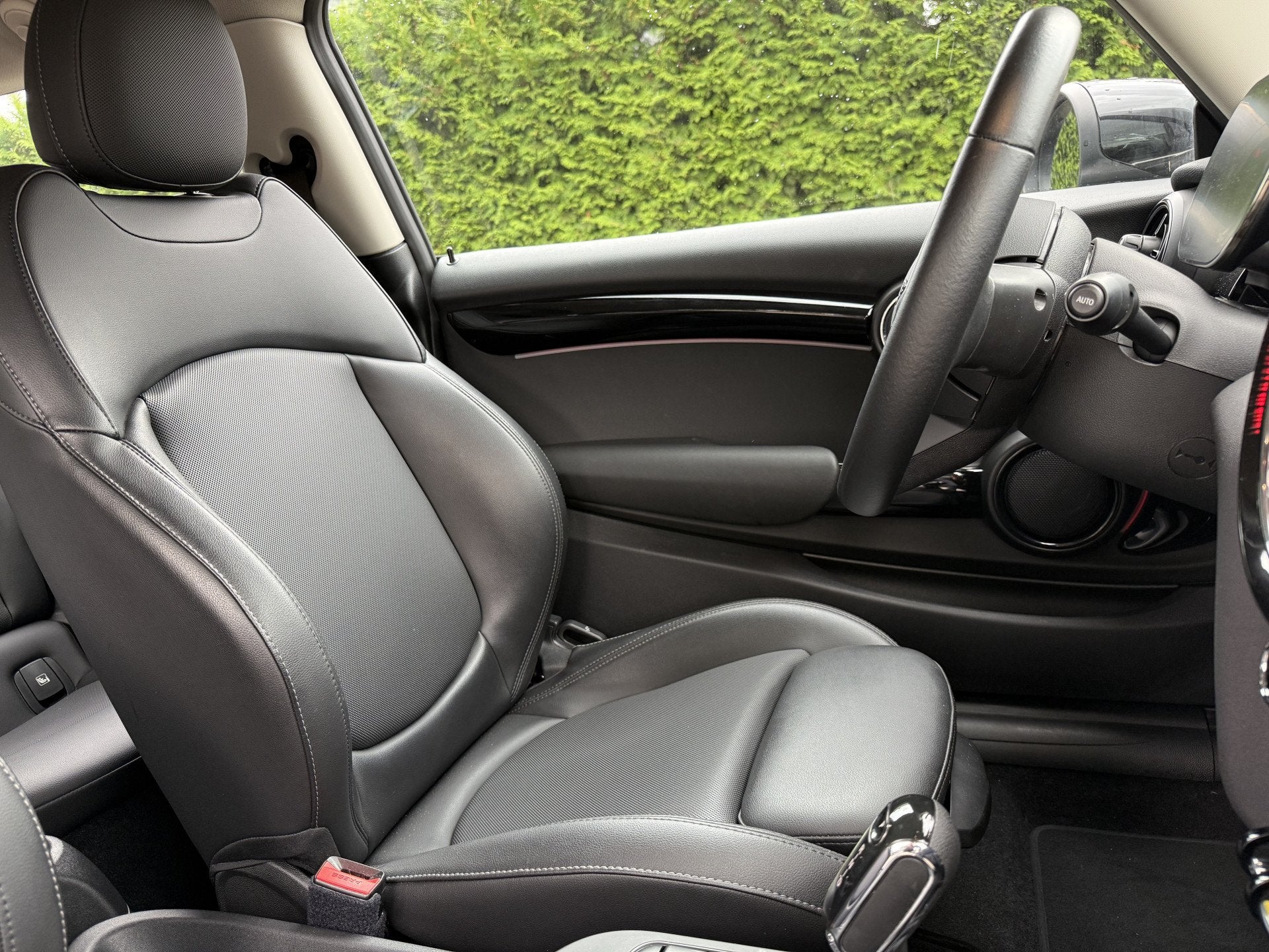 MINI Cooper SE 33 kWh, SOH 96% | Sport leder | Clima | Navi, Auto's, Gebruikt, 1340 kg, 4 stoelen, Leder