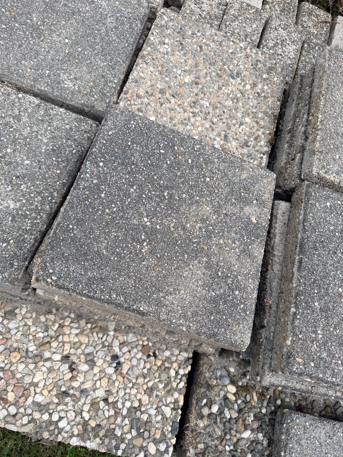 Gratis af te halen: Gebruikte Tuintegels, Doe-het-zelf en Verbouw, Ophalen, Gebruikt, 10 m² of meer, Vloertegels
