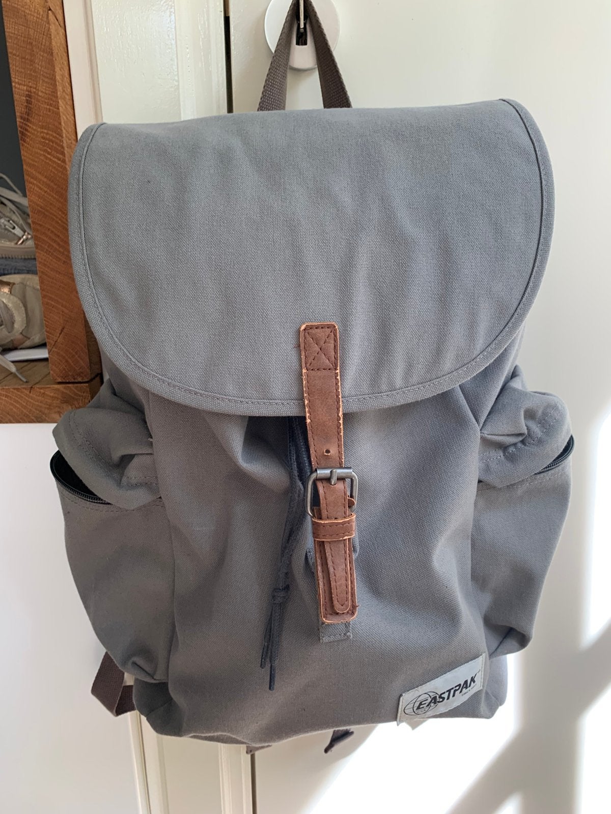 Eastpak grijze rugtas, Ophalen, Zo goed als nieuw, Eastpak, 30 tot 45 cm