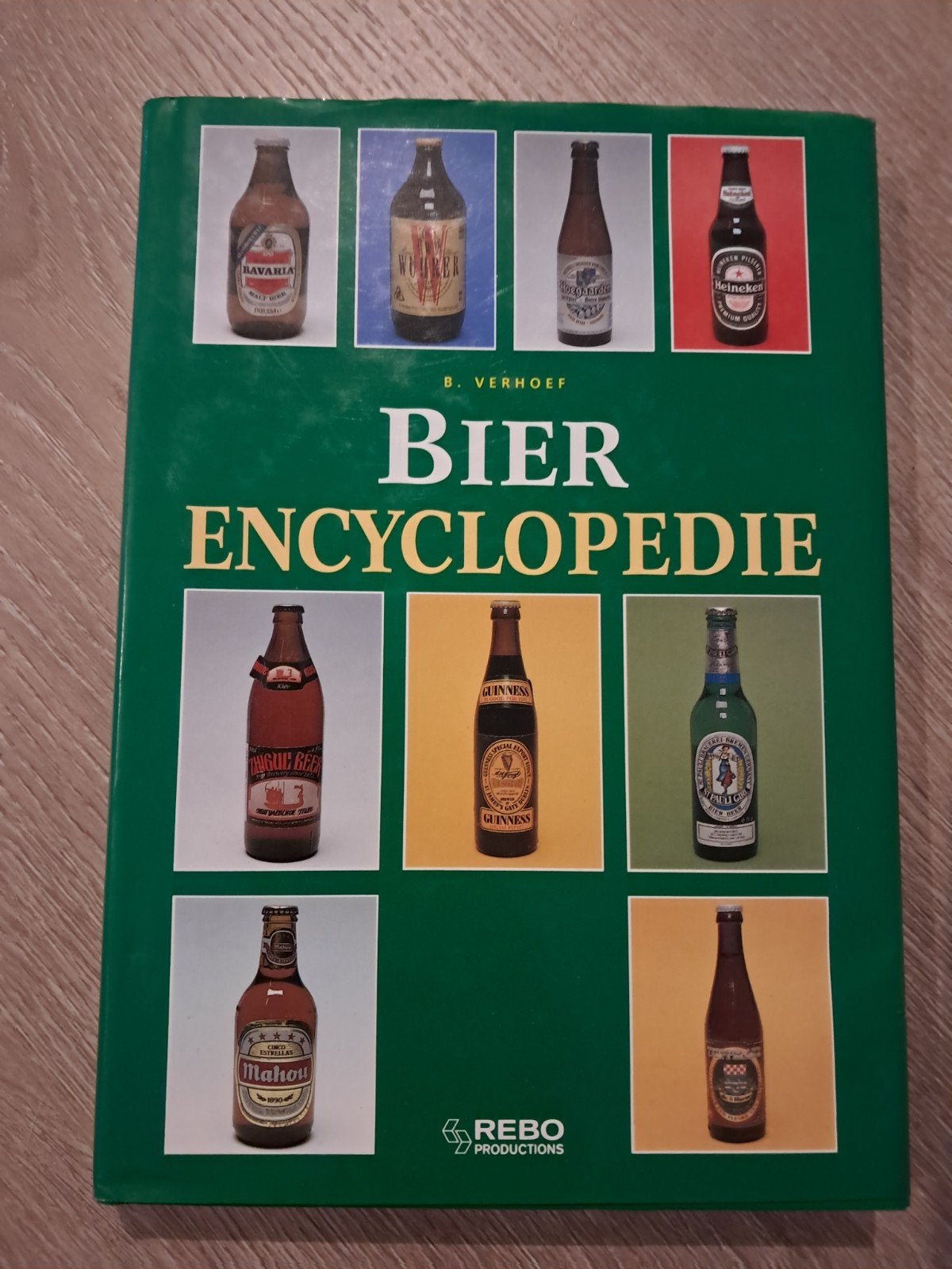 Z: Bier Encyclopedie - B. Verhoef - Boek over bierflessen, Boeken, Encyclopedieën, Ophalen of Verzenden