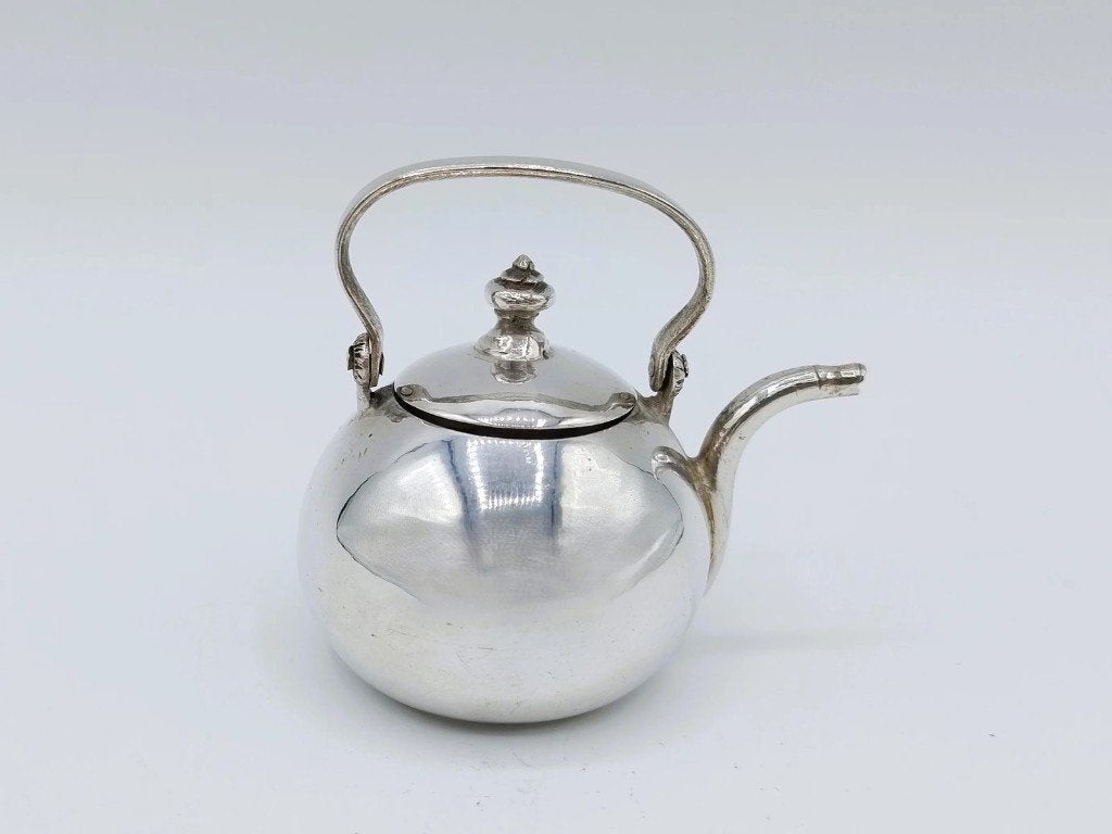 Zilveren miniatuur waterketel, J. Borduur, Amsterdam, 1754