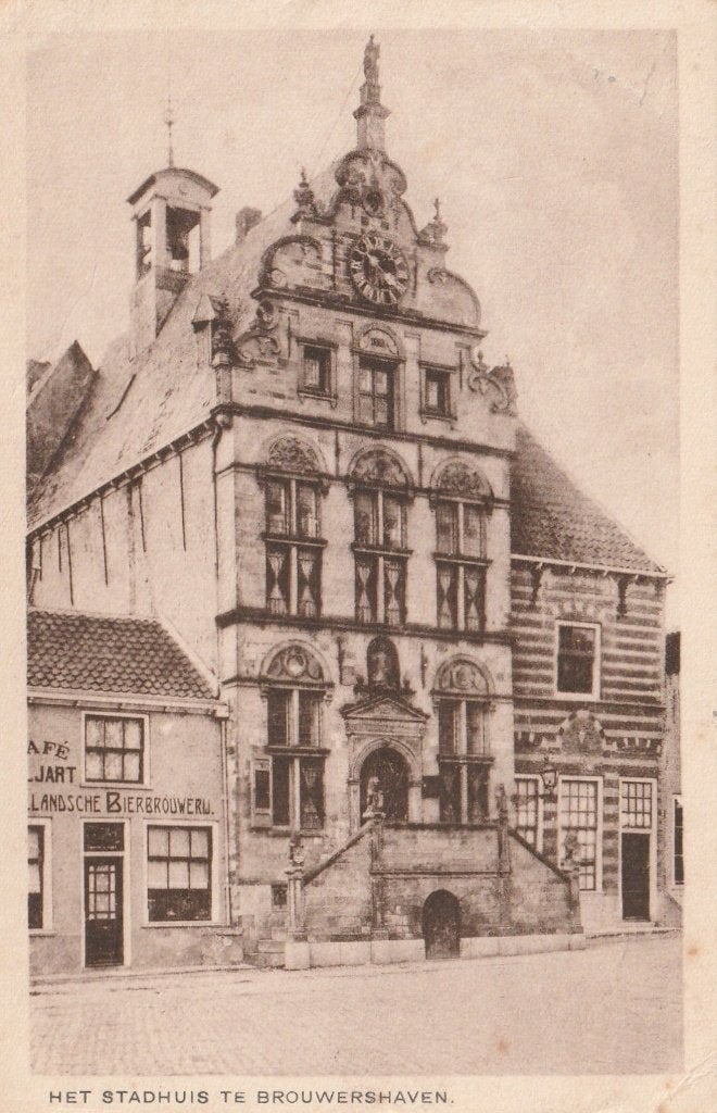 BROUWERSHAVEN Stadhuis, Verzenden, 1920 tot 1940, Ongelopen, Zeeland