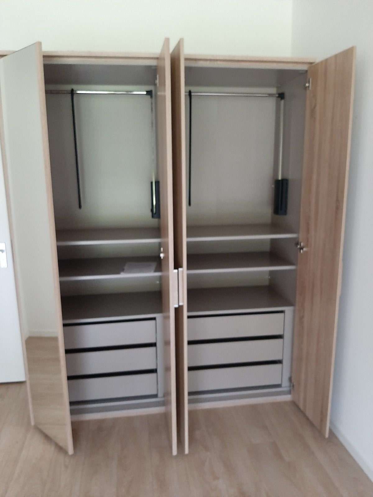 Linnenkast met spiegel, uitschuifbare hangers en ladeblokken, Huis en Inrichting, Ophalen, Gebruikt, 200 cm of meer, 150 tot 200 cm