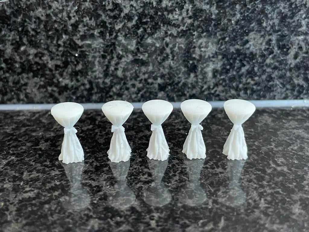 Resin set statafels klassiek gerokt wit partyset 1:87 H0, Hobby en Vrije tijd, Modeltreinen | H0, Verzenden, Nieuw, Gelijkstroom of Wisselstroom