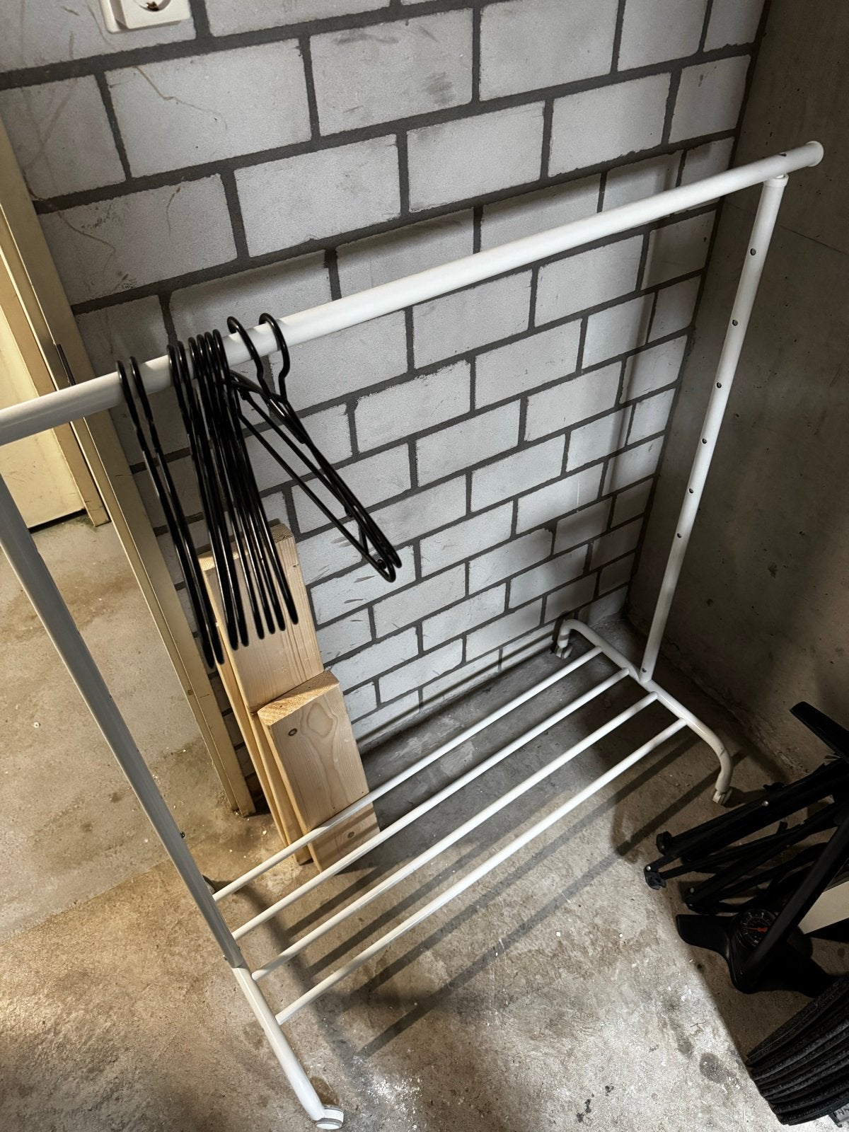 Kledingrek in hoogte verstelbaar, Ophalen, Gebruikt, Metaal, Volwassenen
