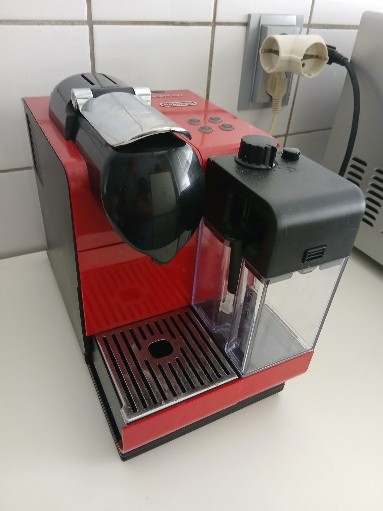 Koffiezetapparaat Delonghi Nespresso in goede staat Werkend